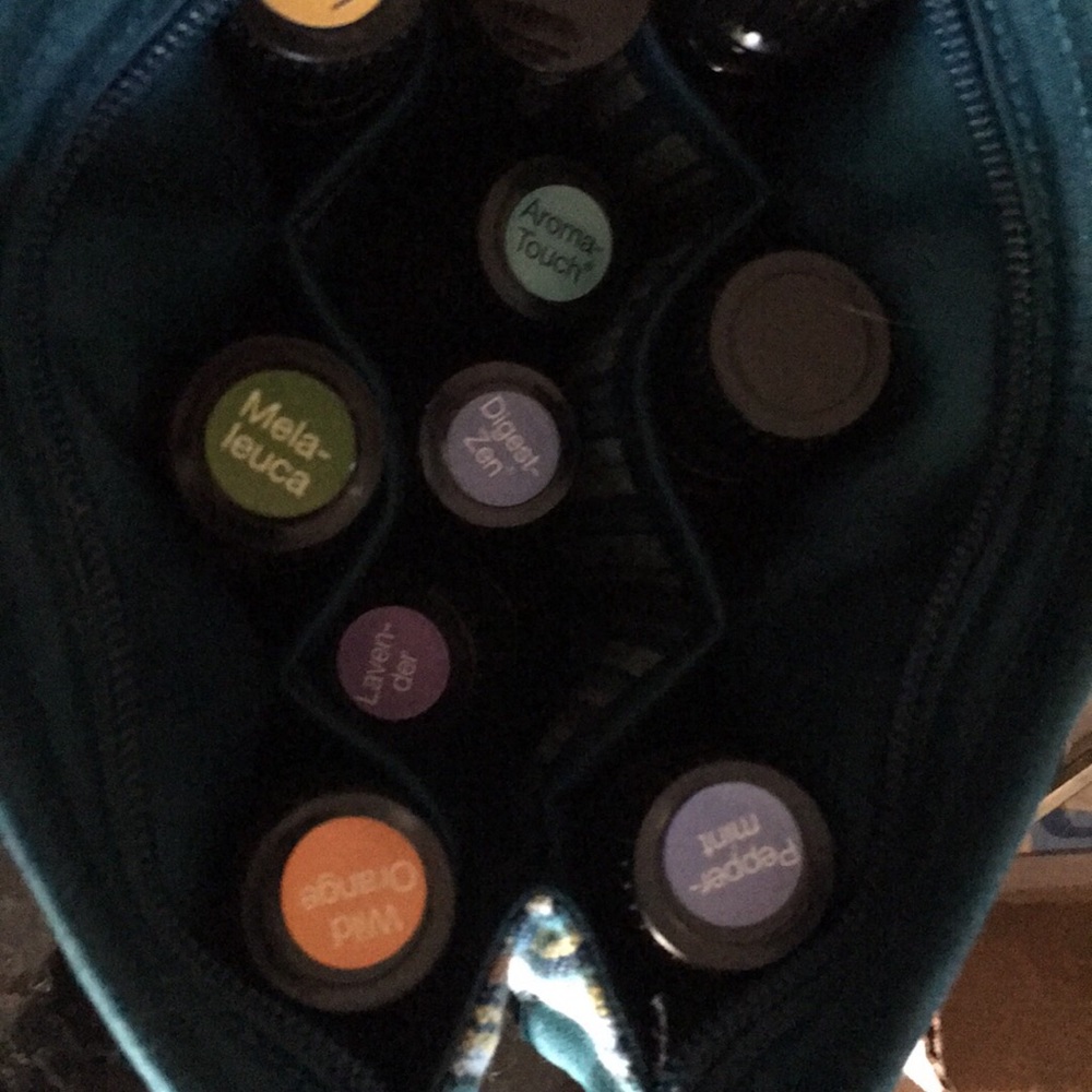 Essentials Oils Bags - Picture 6 of 8